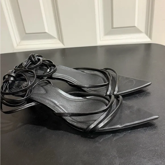 Zara Black Strappy Sandals kitten heel size 37/7 - Picture 2 of 9